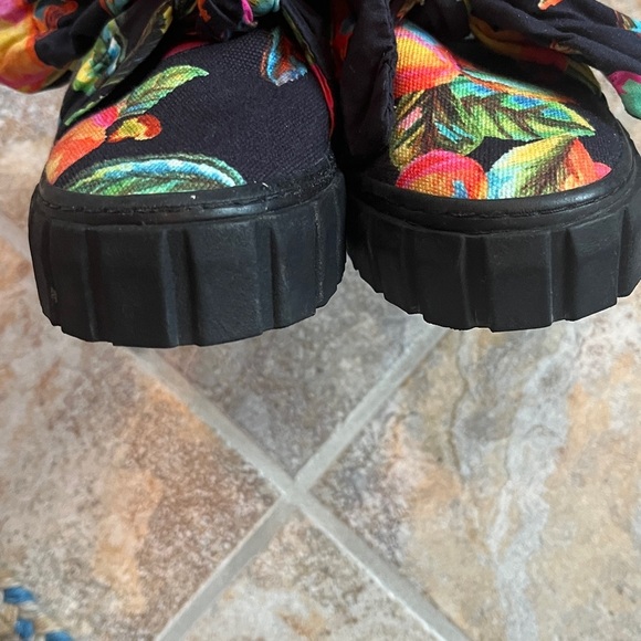 Farm Rio Black Cashew Platform Mule Sneaker w/Bow Tropical Fruit Print 6.5 NWT - Picture 7 of 11
